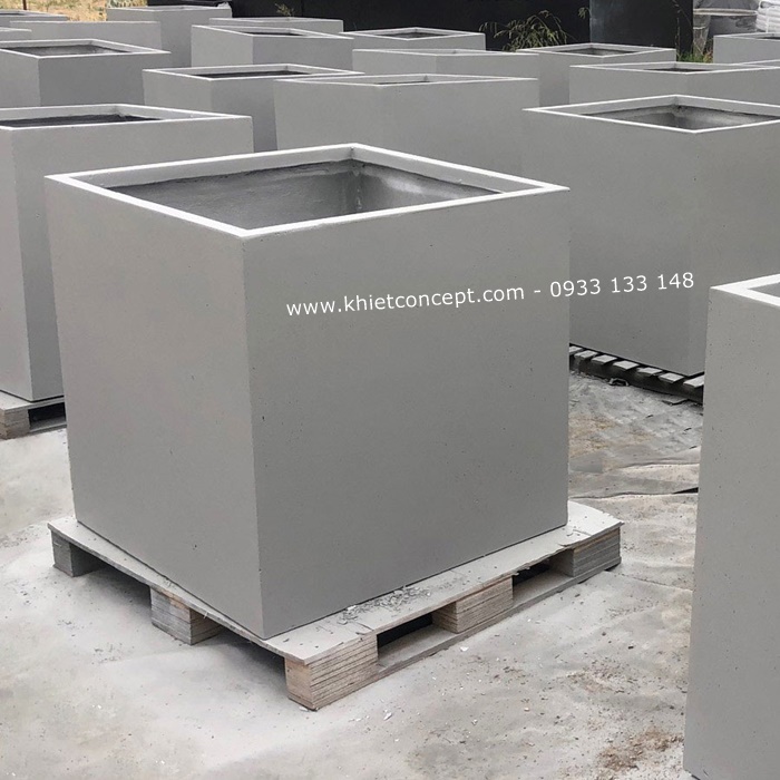 Xưởng sản xuất chậu composite nhận đặt theo kích thước lớn